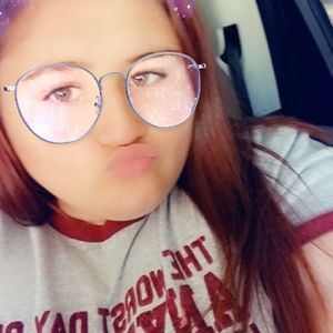 Meet your Posher, Abigail